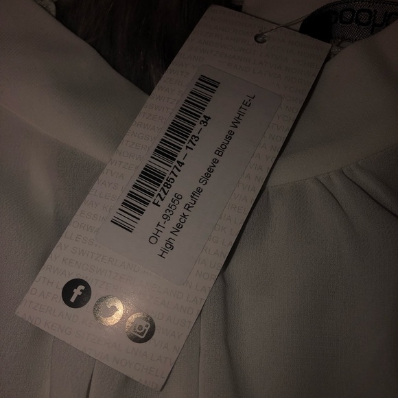 BNWT White blouse High Neck Ruffle Sleeve top - Picture 6 of 6